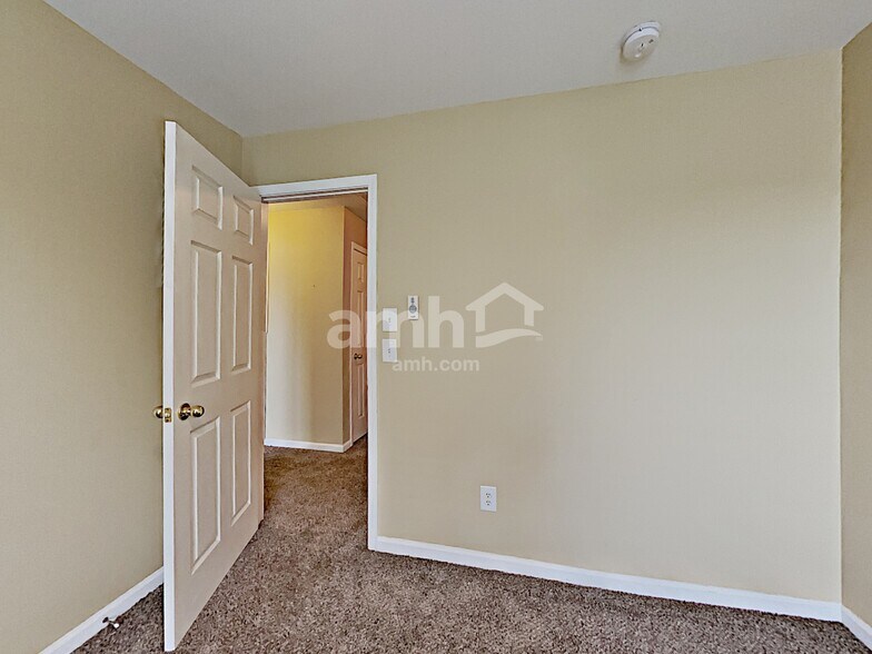 Building Photo - 2251 Monthemer Cv