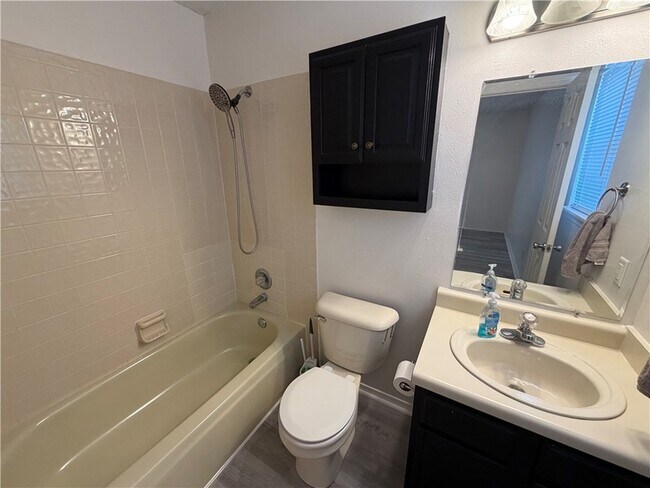 Building Photo - 1272 Tradition Ave