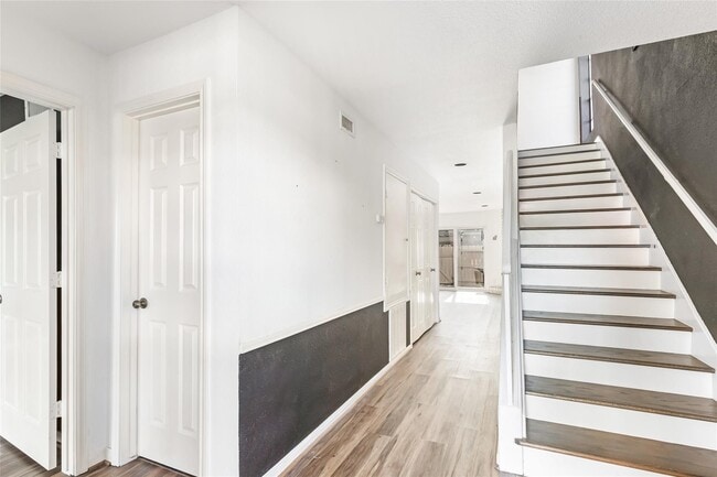 Building Photo - 8302 Nairn St