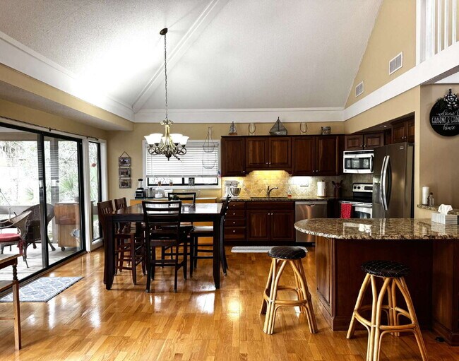 Building Photo - Furnished Moss Creek Golf Cottage