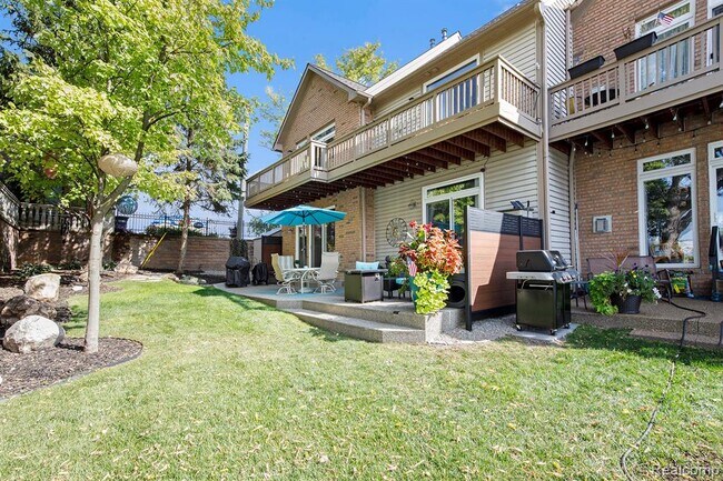 Building Photo - 40 Park Island Dr