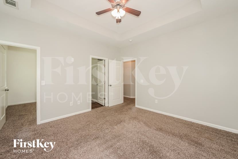 Building Photo - 975 Treymont Way SW