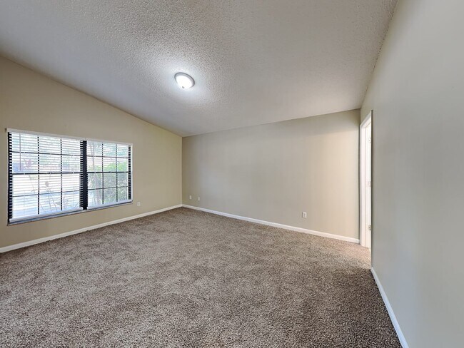 Building Photo - 951 Blueberry Hollow Ct