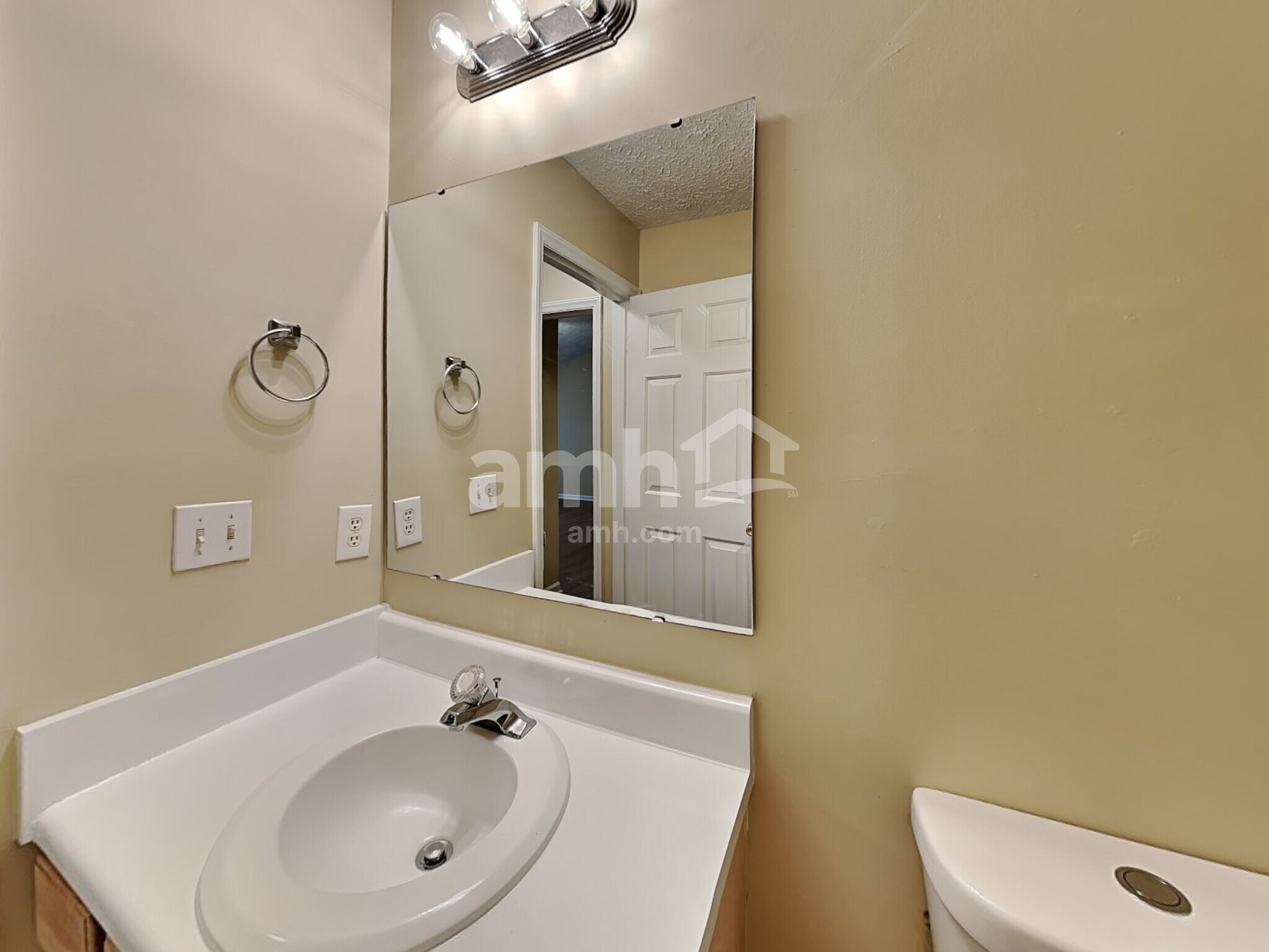 Building Photo - 108 Summershade Ct