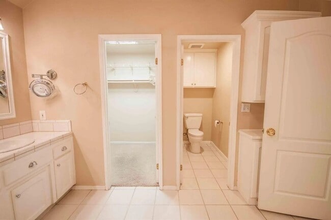 Building Photo - 1838 E Shea Dr