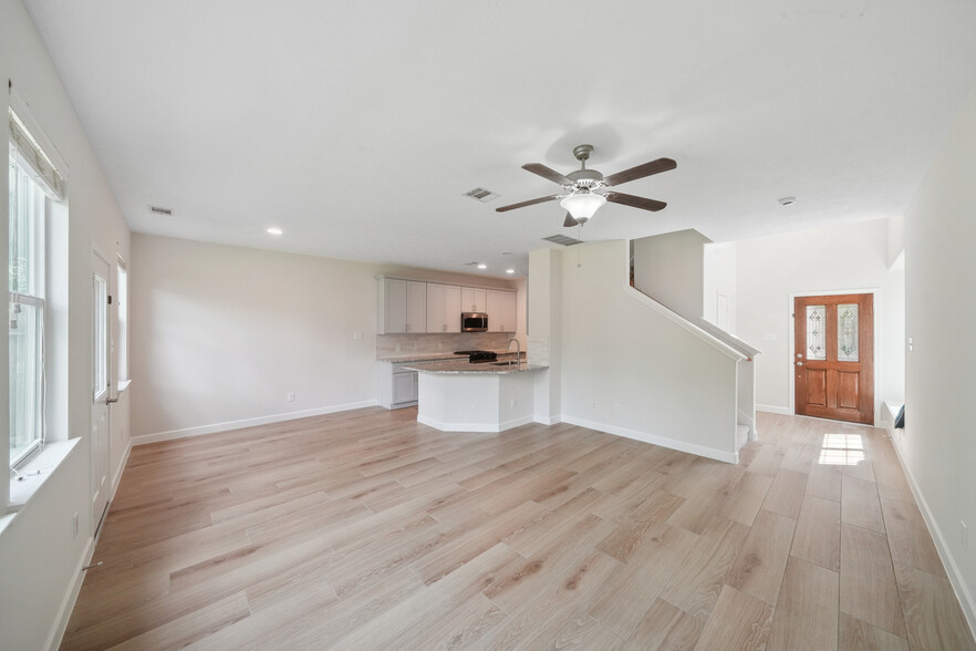 Building Photo - 10 Fairlee Ct
