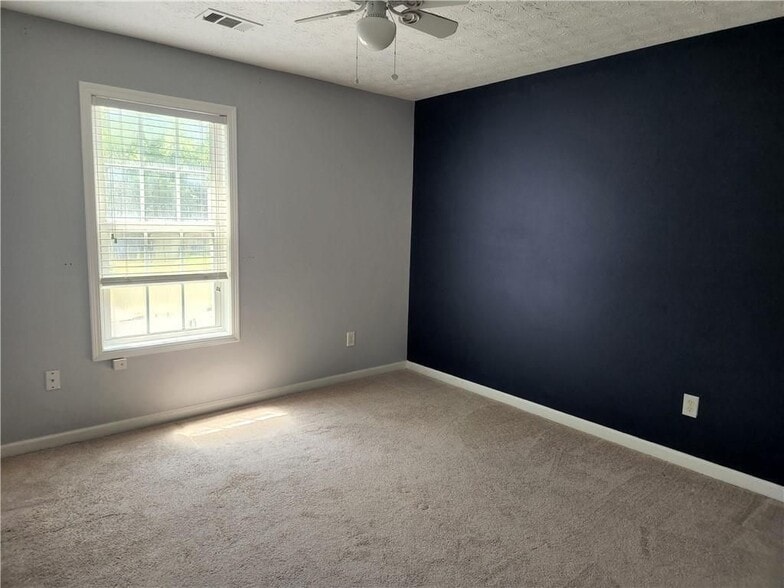 Building Photo - 2350 Kirkstone Dr