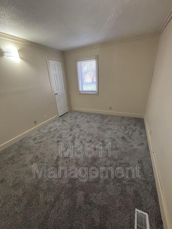 Building Photo - 2221 N 31st St