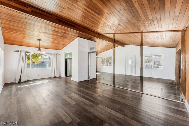 Building Photo - 1828 Hassett Ave