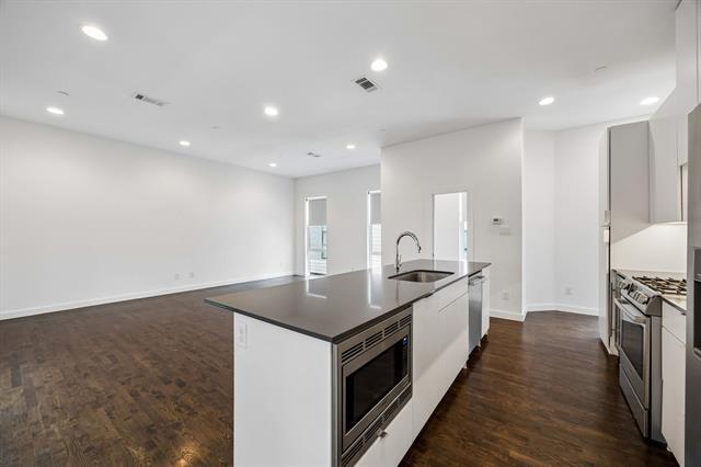 Building Photo - 4905 Live Oak St