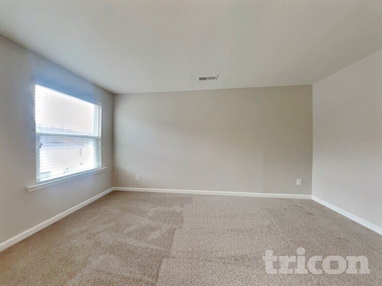 Building Photo - 923 Avondale Dr