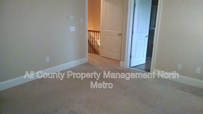 Building Photo - 6465 Chariot St