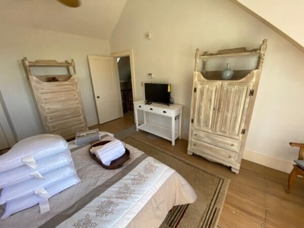 Building Photo - 30 Waldron St