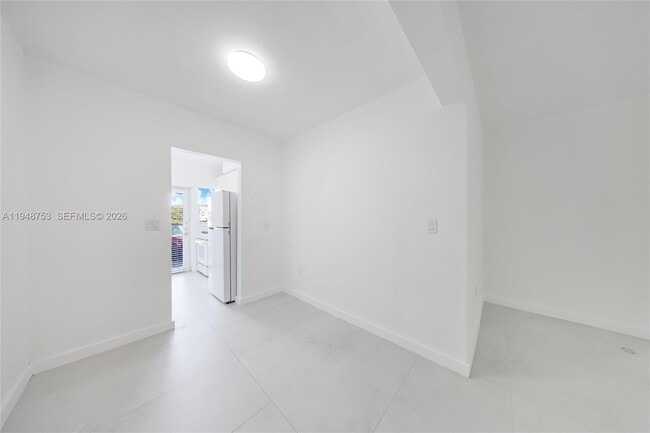 Building Photo - 6930 Rue Versailles Dr