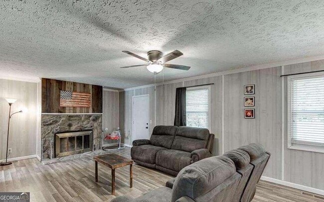 Building Photo - 2193 Kings Forest Dr SE