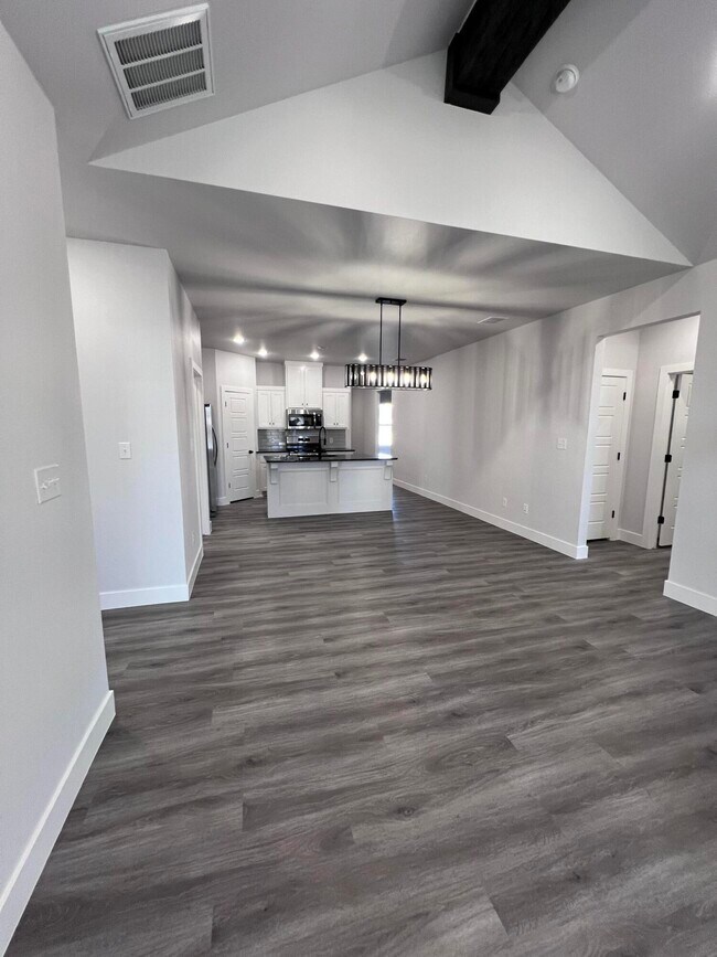 Building Photo - 5807 Viola Ave