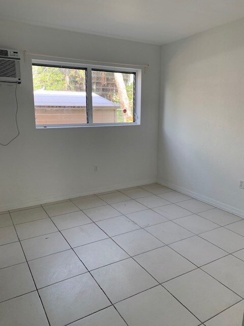 Building Photo - 7901 SW 64th Ave