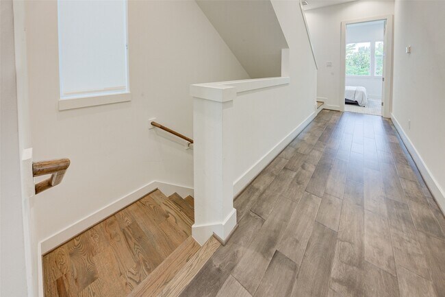 Building Photo - 5839 Dolores St