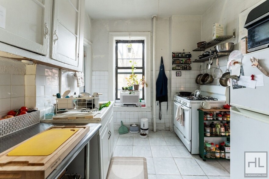 Building Photo - 15 STREET