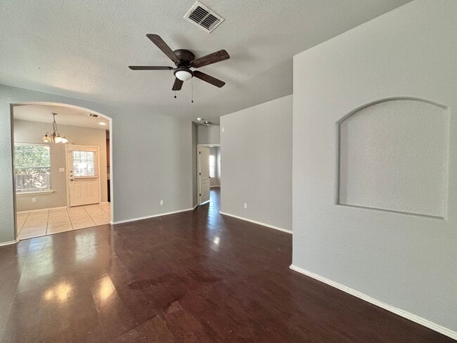 Building Photo - Beautiful One Story Home