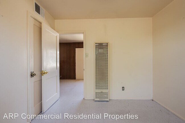 Building Photo - 3800 Taylor Ave