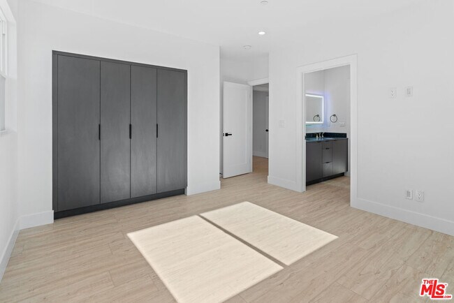 Building Photo - 15224 W Holyland Dr