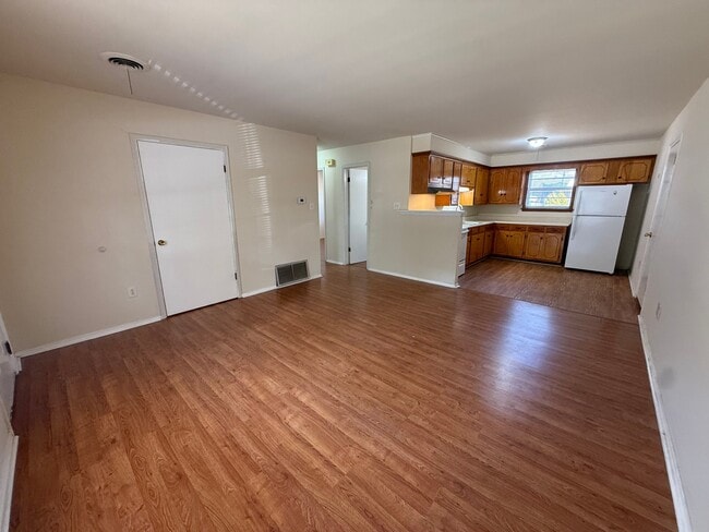 Building Photo - 1116 N Detroit Ave