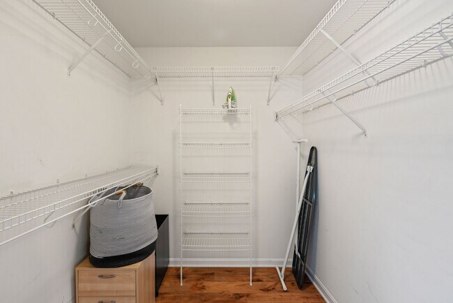 Building Photo - 501 Garrison Woods Dr
