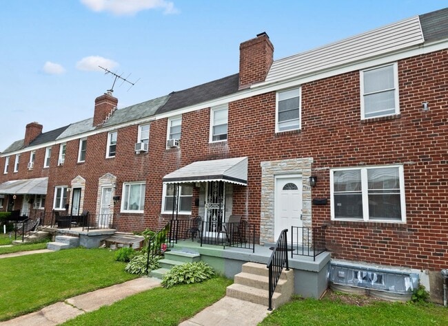 Primary Photo - 4937 Schaub Ave