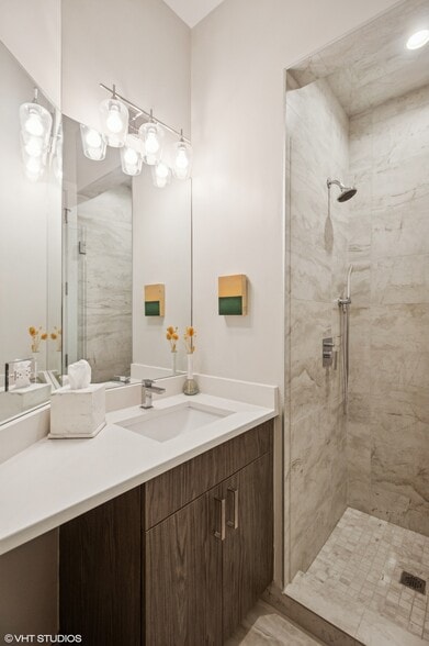 Building Photo - 1753 N Kedzie Ave