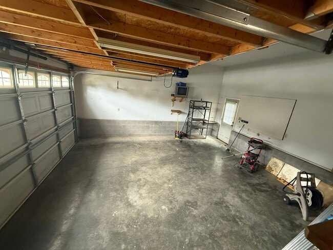 Building Photo - 8207 Whirlaway Dr