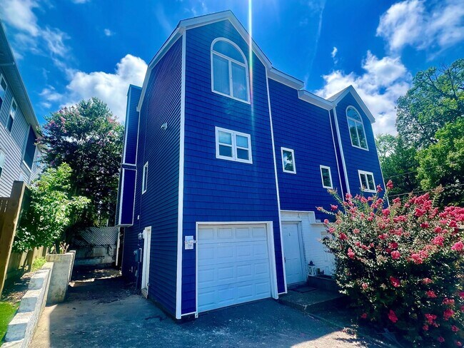 Primary Photo - 3BR/3.5BA on the North End