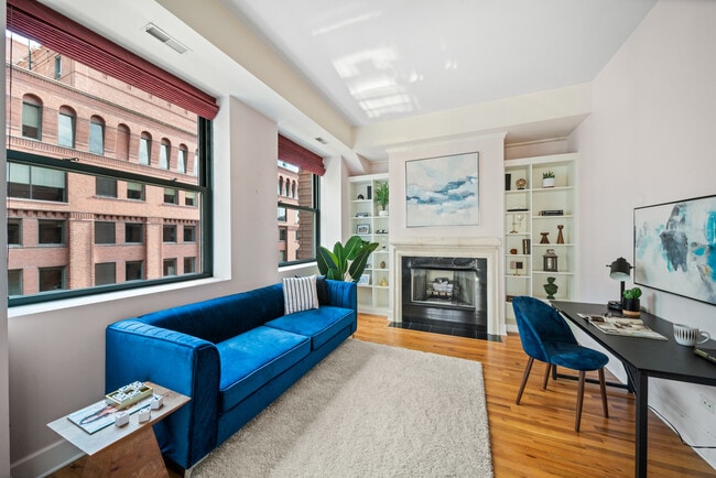 Building Photo - 165 N Canal St