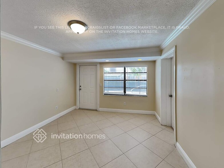 Building Photo - 10825 Jennifer Ln