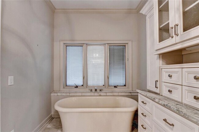 Building Photo - 1000 Grayson Pkwy