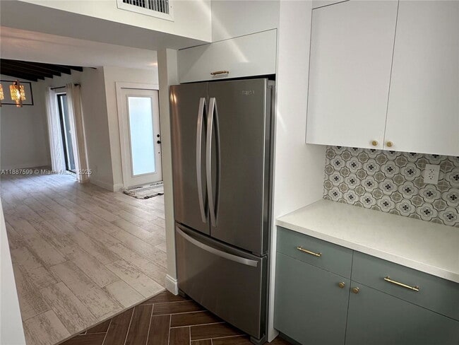 Building Photo - 7106 SW 112th Pl