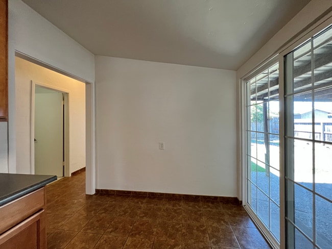 Building Photo - Charming Three Bedroom South Napa Home