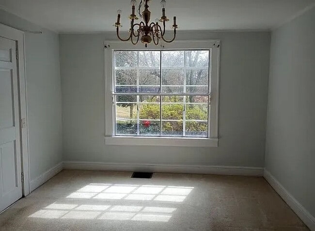 Building Photo - 221 Old Cedar Rock Rd