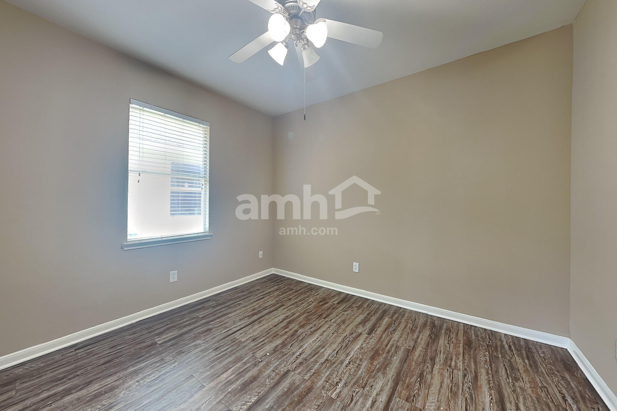 Building Photo - 7418 Jacobs Well Dr