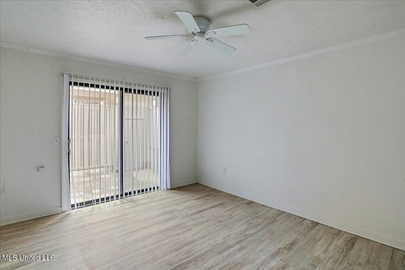 Building Photo - 200 Woodgreen Dr