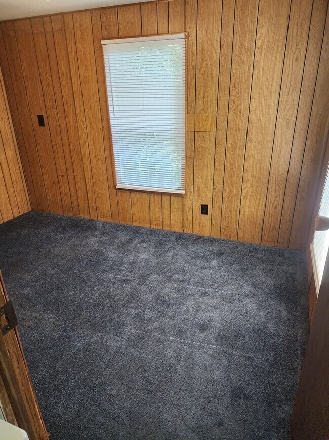 Building Photo - 3504 Twin Church