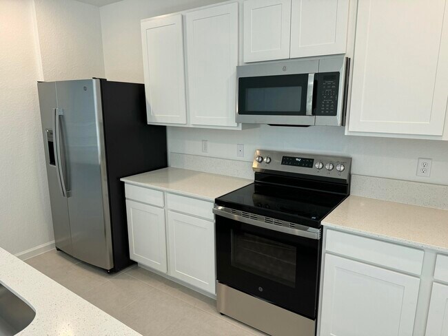 Building Photo - 664 Carlyle Wy