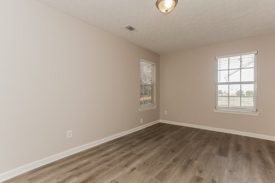 Building Photo - 1020 Trotters Farm Rd