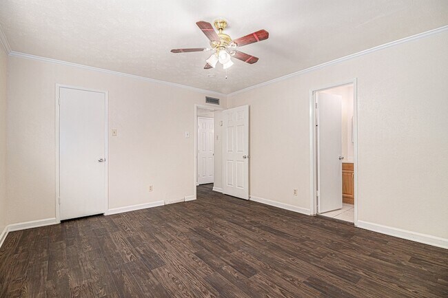 Building Photo - 1814 Addington Dr