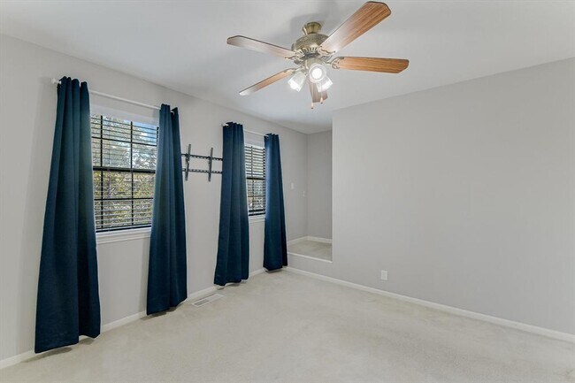 Building Photo - 7800 Northcrest Blvd