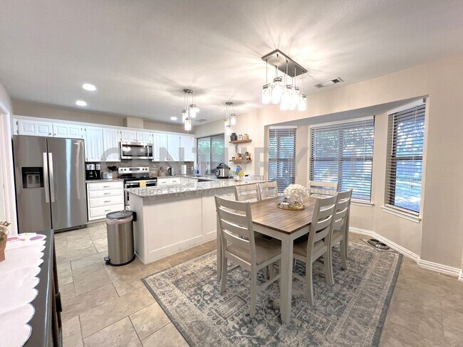 Building Photo - Beautifully Maintained 3/2/2 in Bedford!