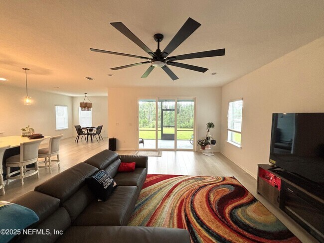 Building Photo - 442 Stargaze Ln