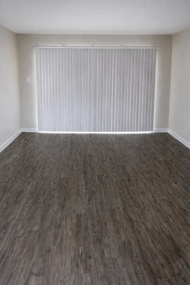 Building Photo - Patriot Square (Granada Square)