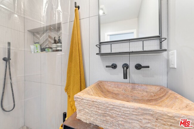 Building Photo - 11314 Homedale St