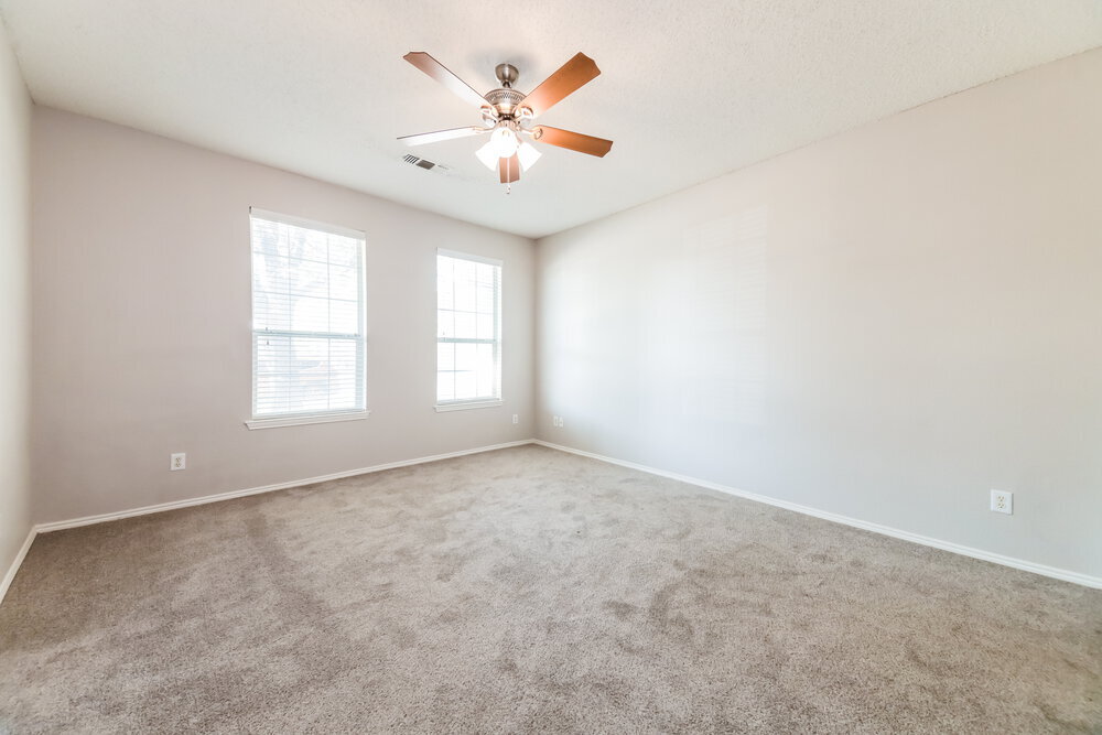 Building Photo - 2325 Wildwood Ln